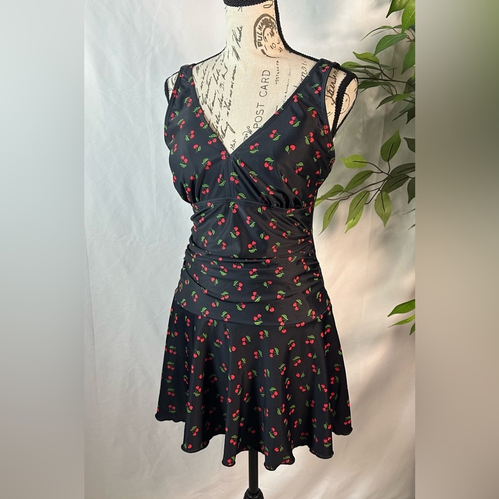🍒Chic Black and Red One Piece Swimsuit for Stylish Swimming 🌴☀️ - Picture 12 of 15